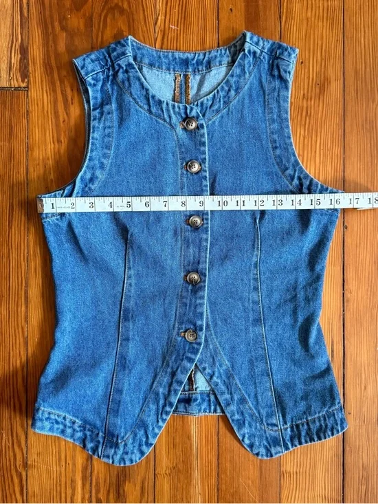 Women’s Denim Vest - Blue Sleeveless Jacket - Picture 3 of 4